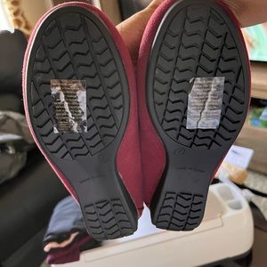 Burgundy flat loafer